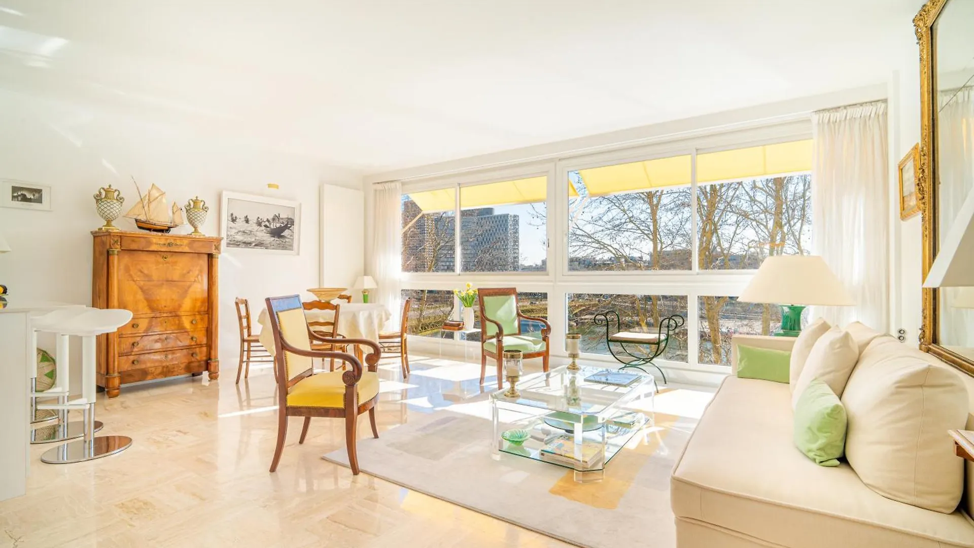 Lovely Apartment With View Paris France