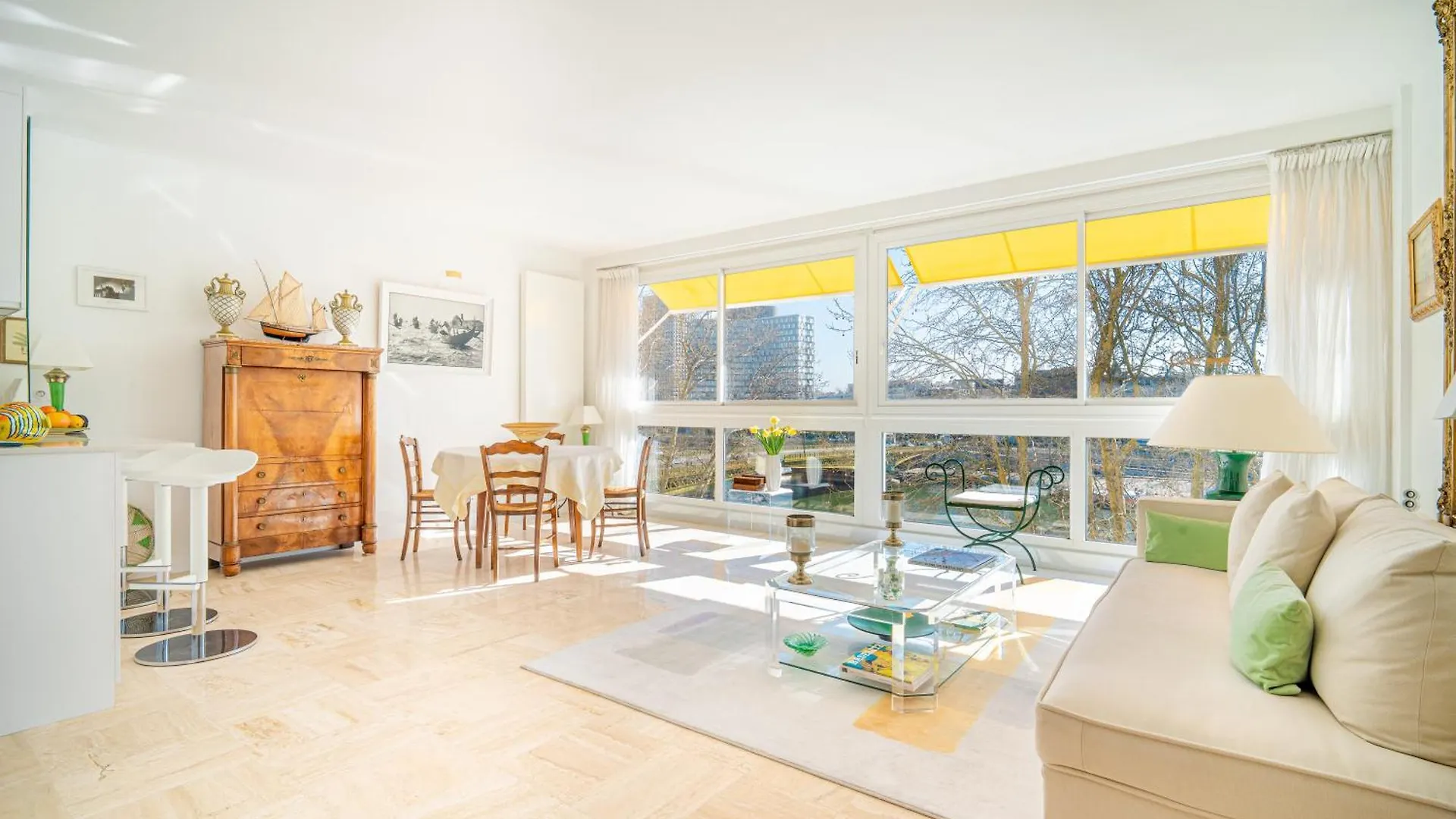 Lovely Apartment With View Paris